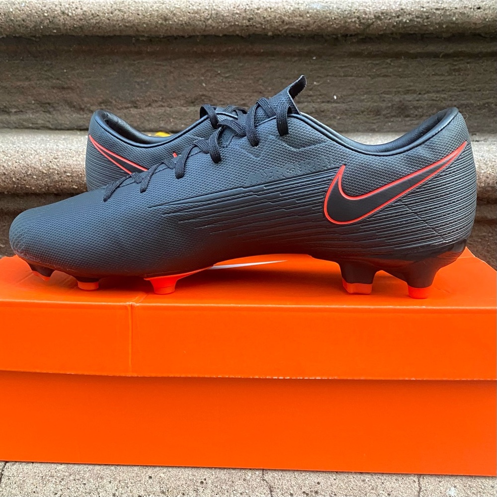 Nike Vapor 13 Academy FG/MG Soccer Cleats - (AT5269 060) size 9.5 NWT - Picture 3 of 11